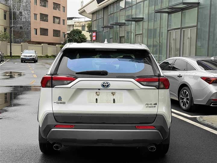 Toyota RAV4, 2022 — фото 5 из 9