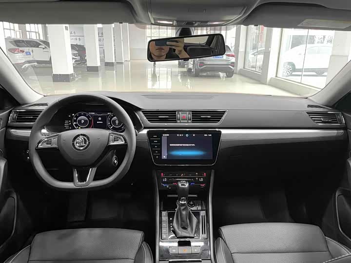 Skoda Superb, 2023 — фото 9 из 9