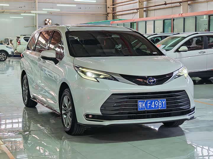 Toyota Sienna, 2022 — фото 3 из 9