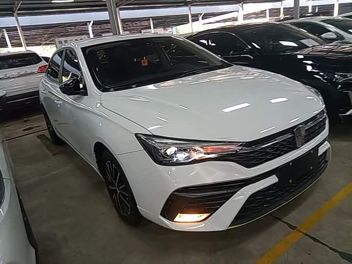 Roewe i5, 2023 — фото 4 из 9