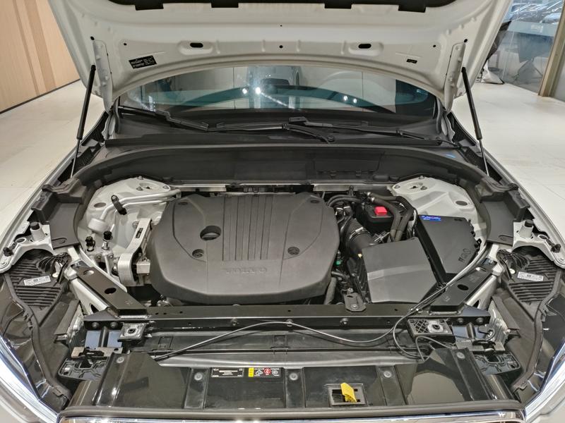 Volvo XC60, 2022 — фото 8 из 12
