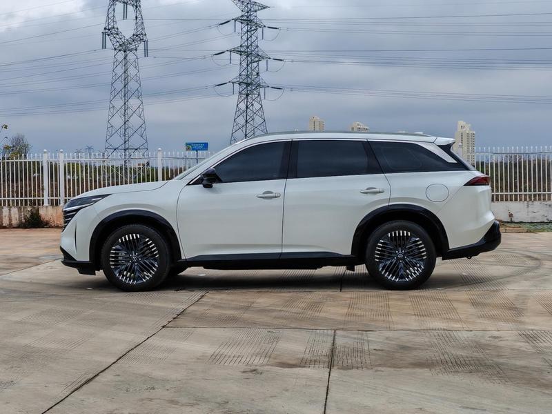 Nissan Pathfinder, 2023 — фото 4 из 12