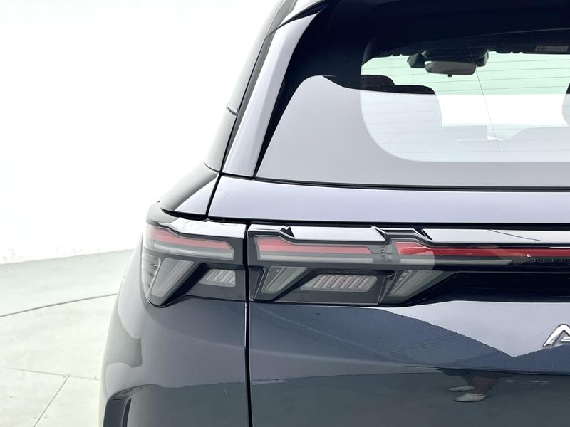 BAIC Arcfox Alpha T5, 2025 — фото 10 из 12