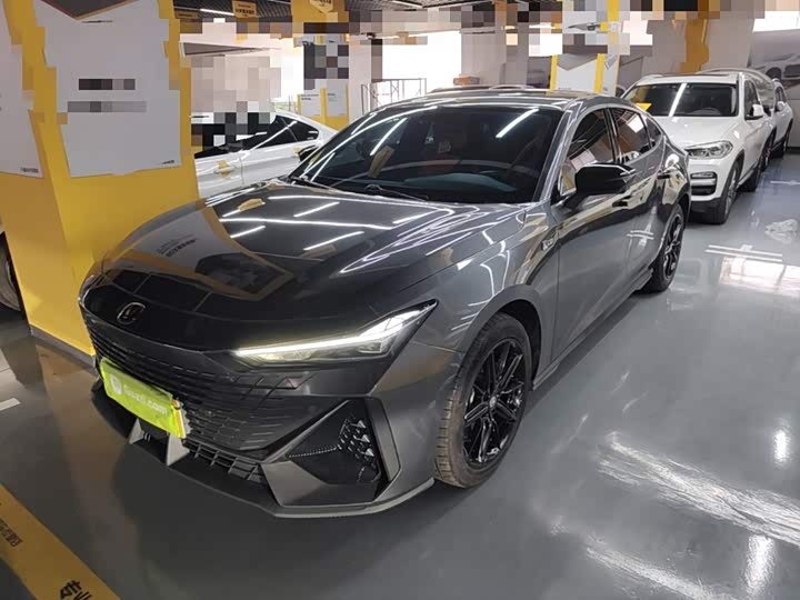 Changan UNI-V Hybrid, 2023 — купить в Воронеже под ключ