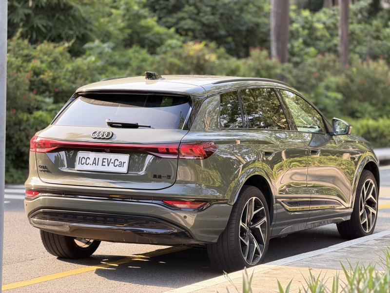 Audi Q6L e-tron, 2025 — фото 7 из 12