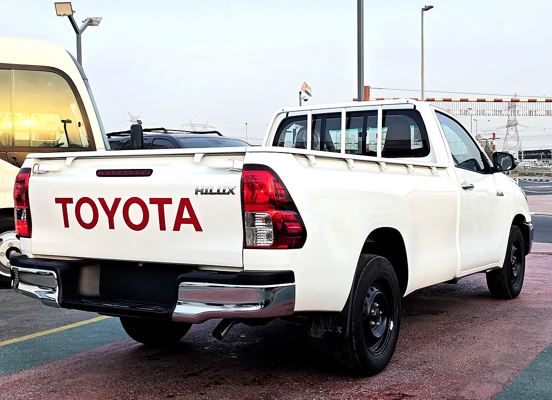 Toyota Hilux, 2026 — фото 7 из 10