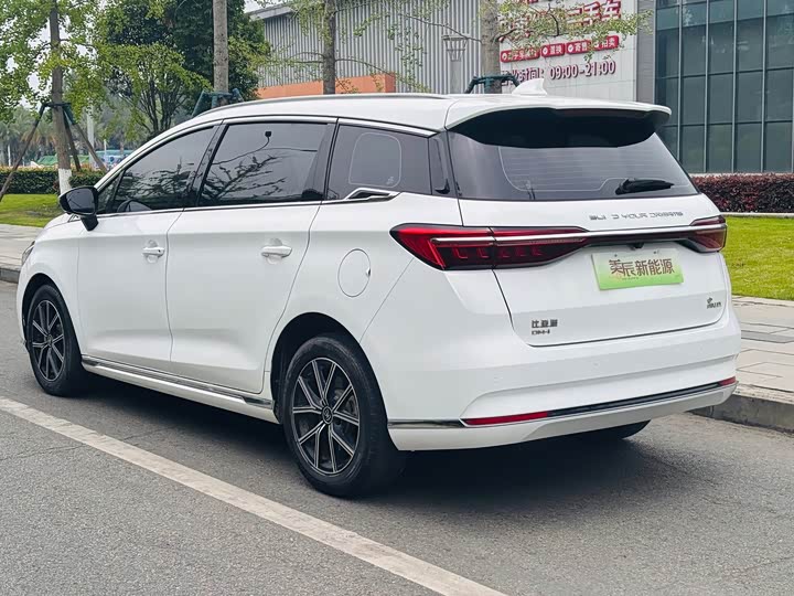 BYD Song Max Hybrid, 2022 — фото 7 из 9