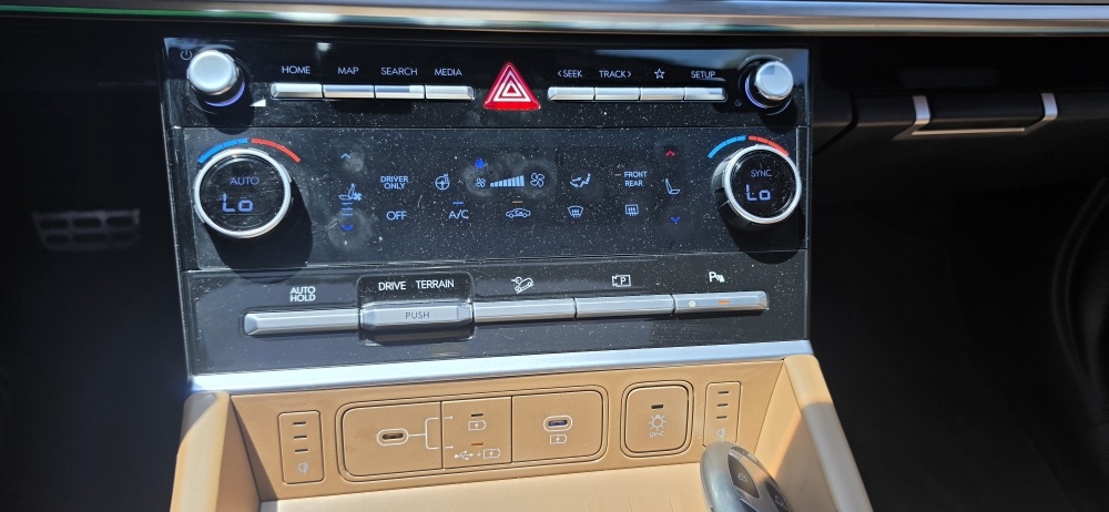 Hyundai Santa Fe, 2023 — фото 7 из 12
