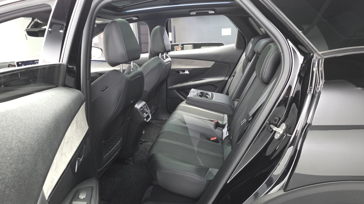 Peugeot 3008, 2022 — фото 11 из 12
