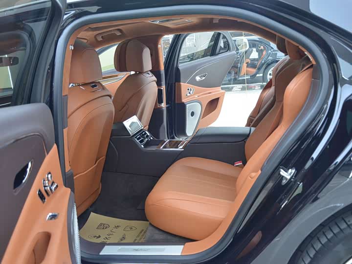 Bentley Flying Spur Hybrid, 2022 — фото 5 из 9