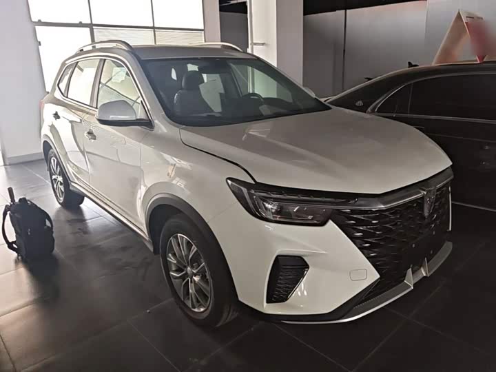 Roewe RX5, 2025 — фото 4 из 9