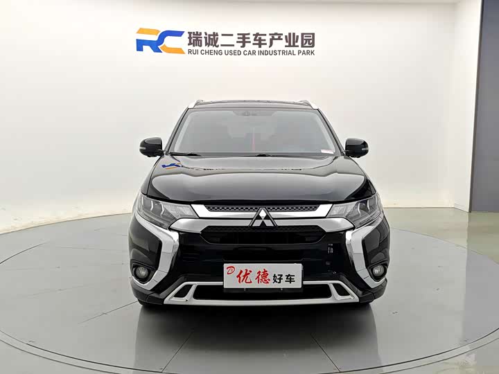 Mitsubishi Outlander, 2022 — фото 2 из 9