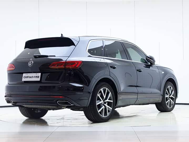 Volkswagen Touareg, 2024 — фото 7 из 9