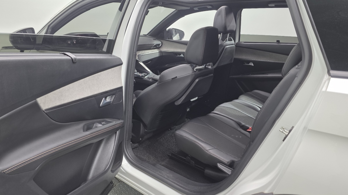 Peugeot 5008, 2022 — фото 10 из 12