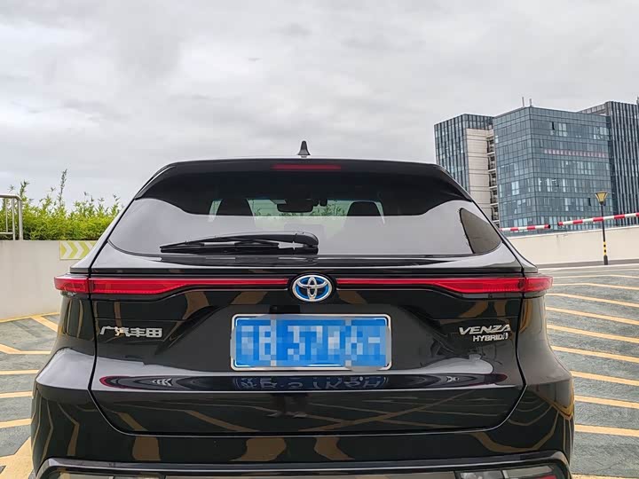Toyota Venza, 2023 — фото 3 из 9