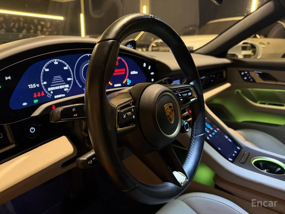 Porsche Taycan, 2023 — фото 9 из 12