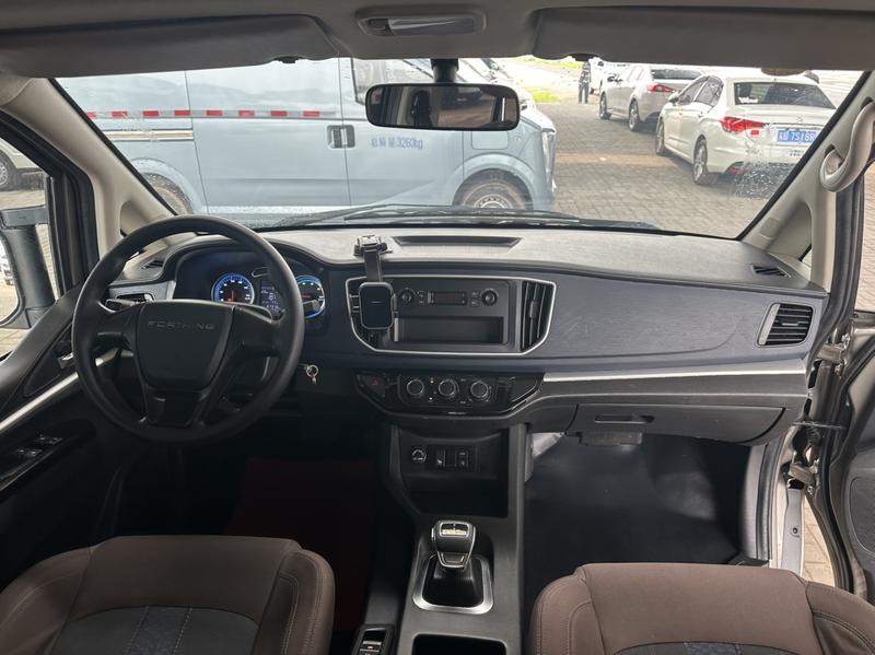 Dongfeng Forthing Lingzhi M5 EV, 2025 — фото 5 из 11