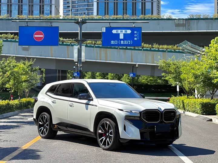 BMW XM, 2025 — фото 2 из 9