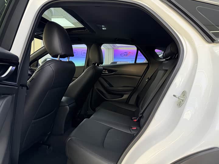 Mazda CX-4, 2023 — фото 7 из 9