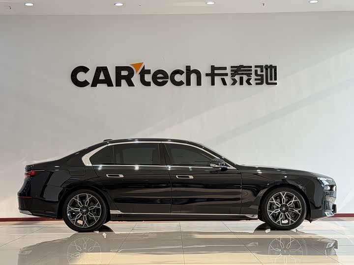 BMW 7 Series, 2025 — фото 4 из 9