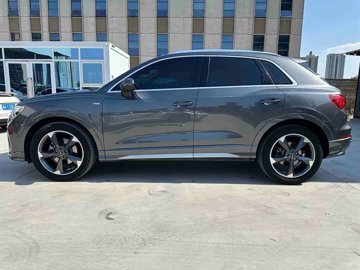 Audi Q3, 2022 — фото 3 из 9