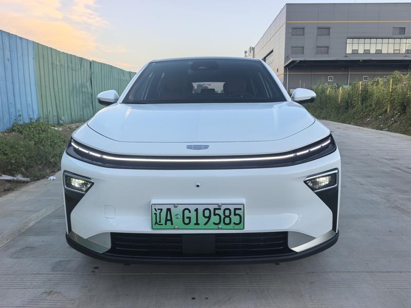 Geely Atlas REV, 2026 — фото 2 из 12
