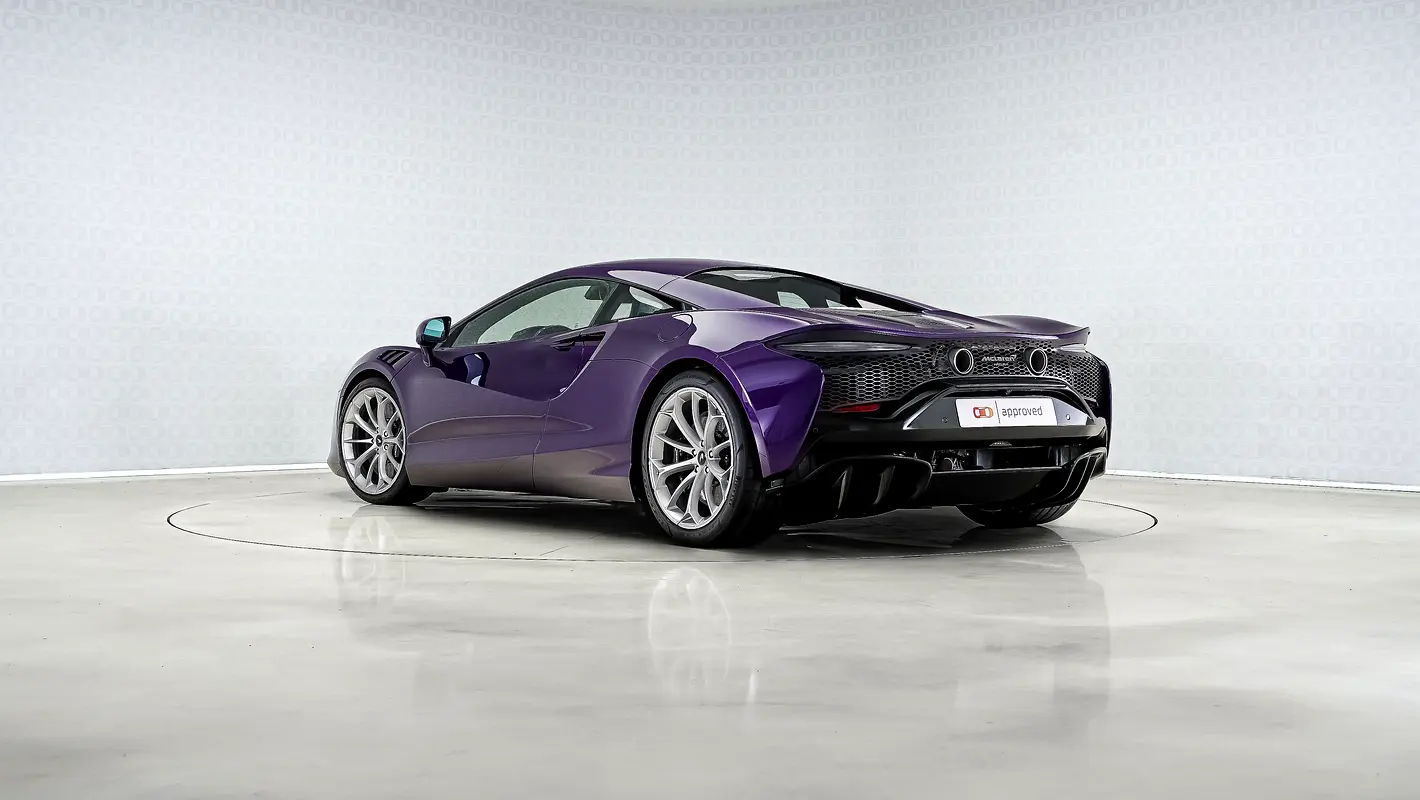McLaren Artura, 2023 — фото 2 из 10