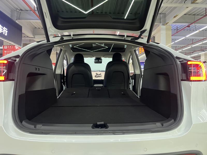 Tesla Model Y, 2023 — фото 12 из 12