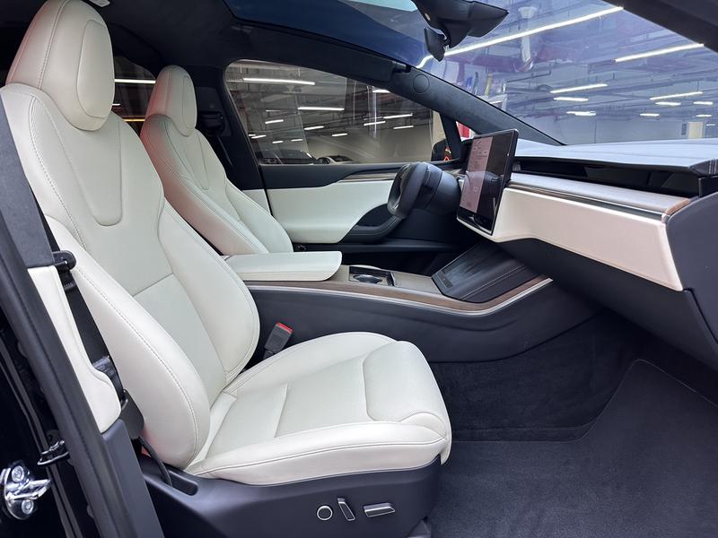 Tesla Model X, 2023 — фото 8 из 11