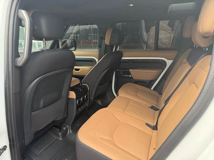 Land Rover Defender, 2025 — фото 5 из 9