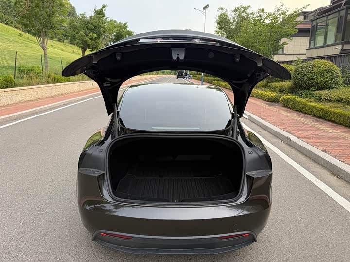 Tesla Model 3, 2023 — фото 8 из 9