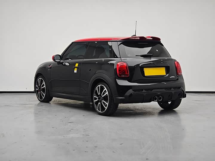 Mini Mini JCW, 2022 — фото 2 из 9