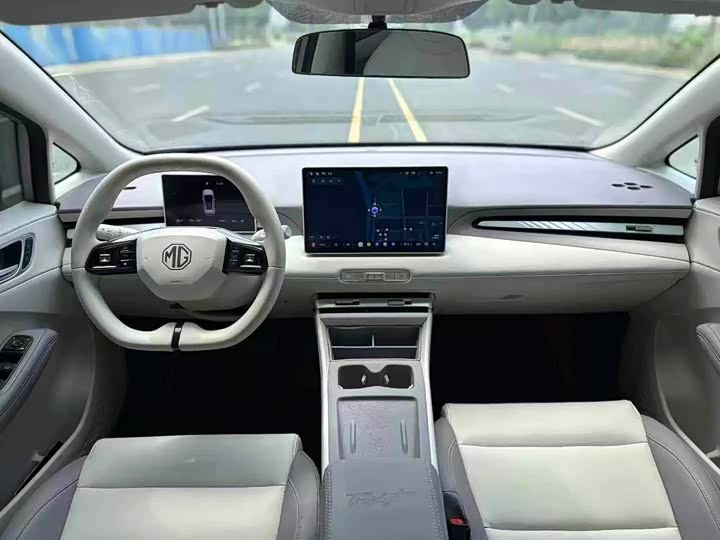MG Motor 4 EV, 2025 — фото 7 из 9