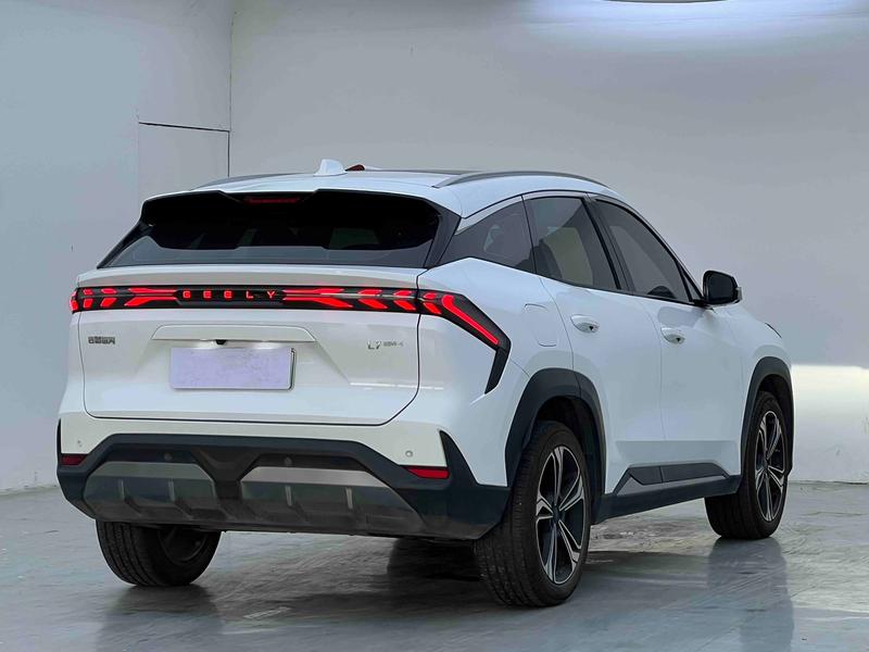 Geely Galaxy L7, 2024 — фото 6 из 10