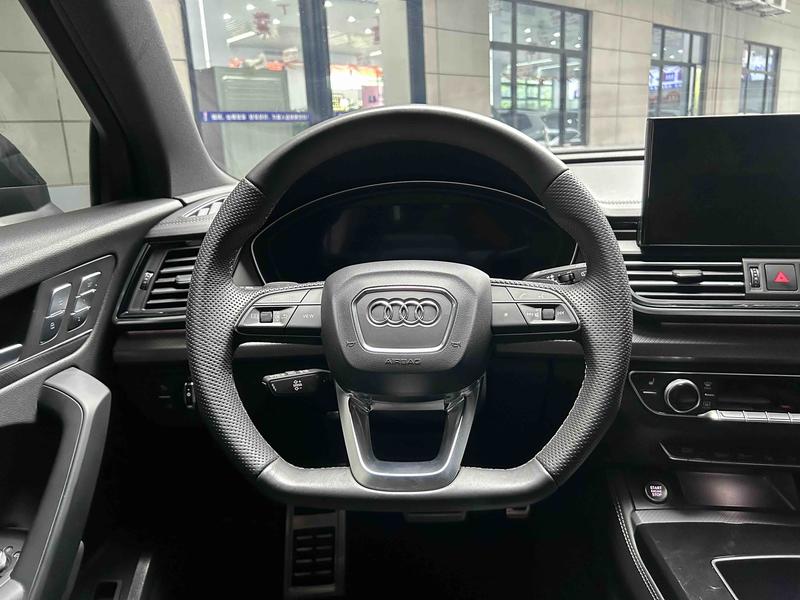 Audi Q5L Sportback, 2024 — фото 9 из 12