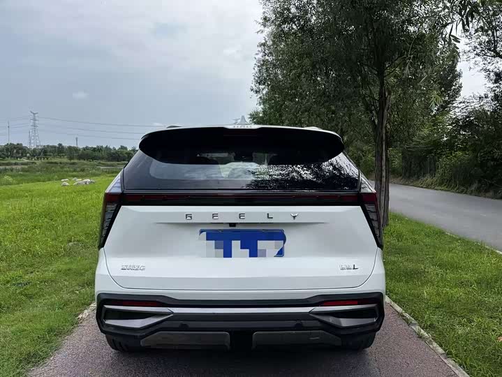 Geely Atlas L, 2024 — фото 8 из 9