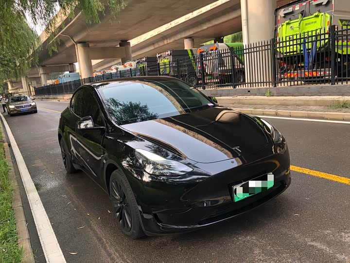 Tesla Model Y, 2023 — фото 3 из 9