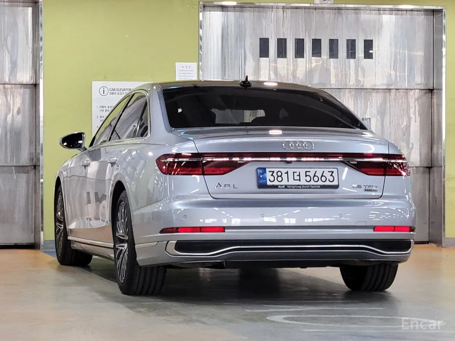 Audi A8, 2023 — фото 5 из 12