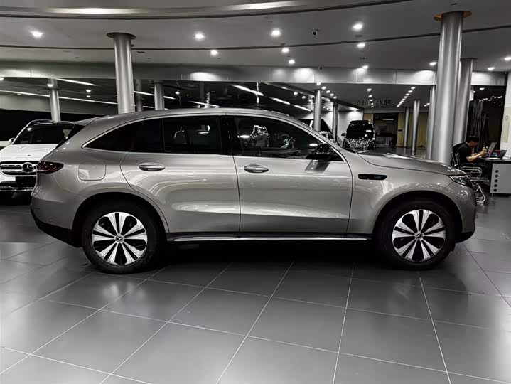 Mercedes-Benz EQC, 2023 — фото 6 из 9