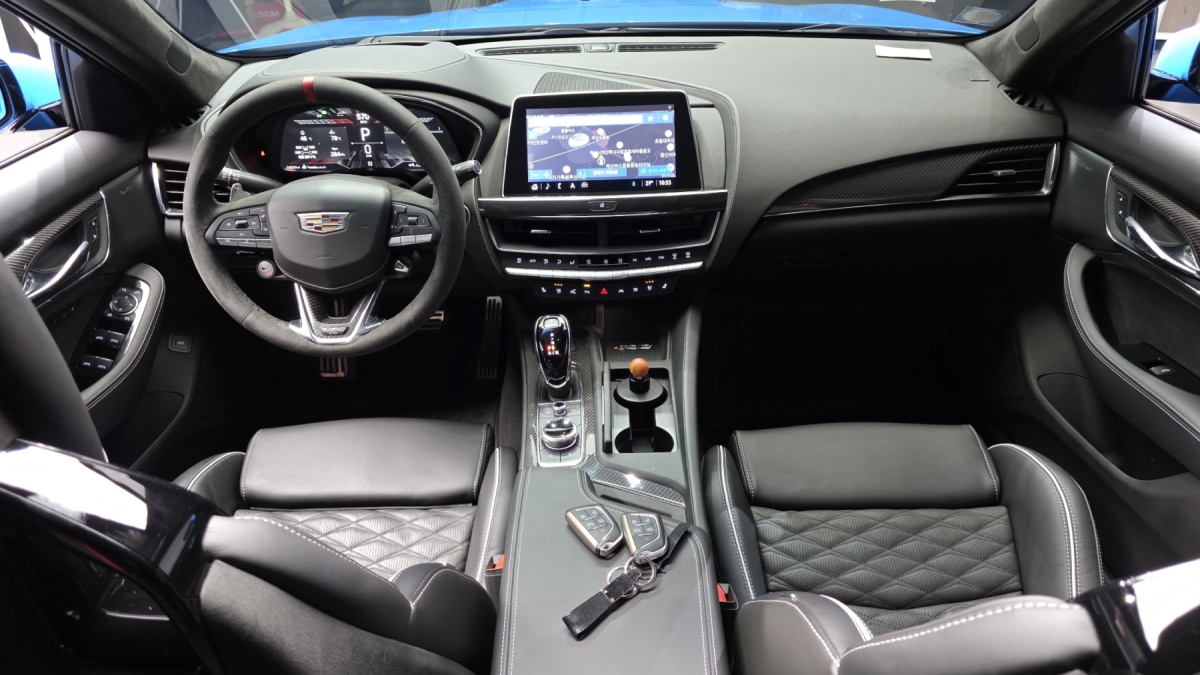 Cadillac CT5-V, 2023 — фото 7 из 12