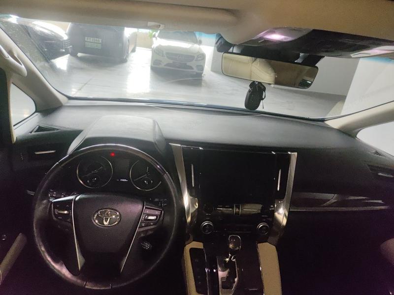Toyota Alphard, 2021 — фото 6 из 10