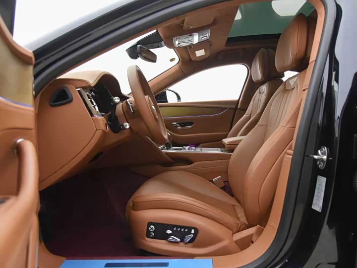 Bentley Flying Spur, 2024 — фото 9 из 9