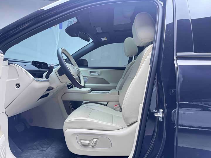 Toyota bZ3X, 2025 — фото 7 из 9