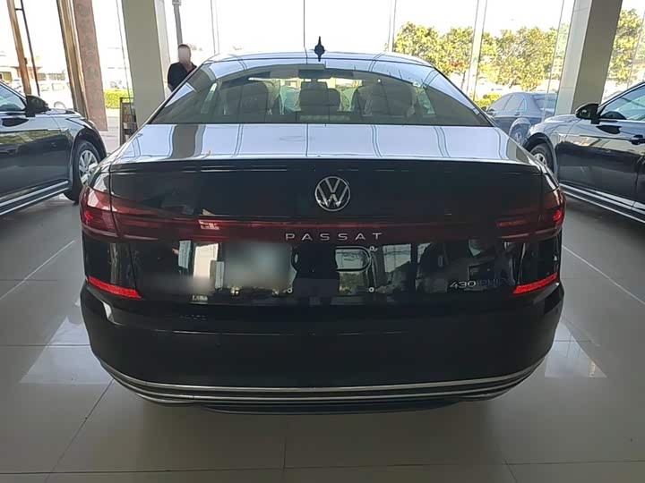 Volkswagen Passat Hybrid, 2025 — фото 6 из 9