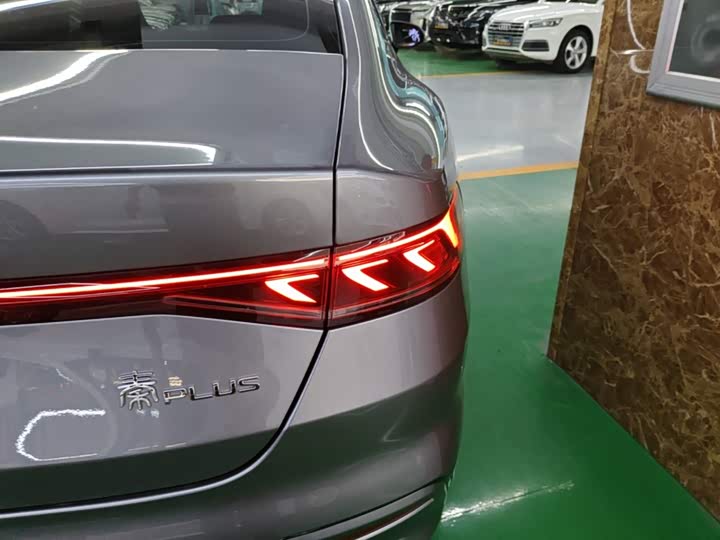 BYD Qin Plus, 2023 — фото 8 из 9