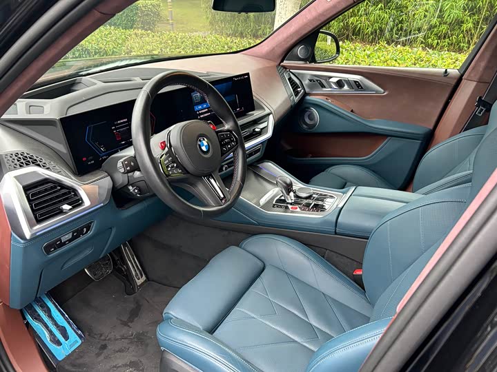 BMW XM, 2024 — фото 8 из 9