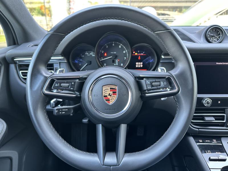 Porsche Macan, 2023 — фото 9 из 12
