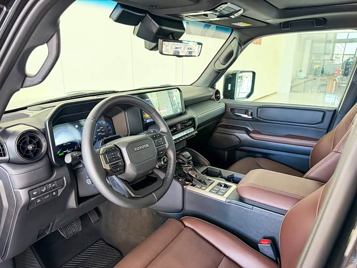Toyota Prado, 2025 — фото 7 из 9