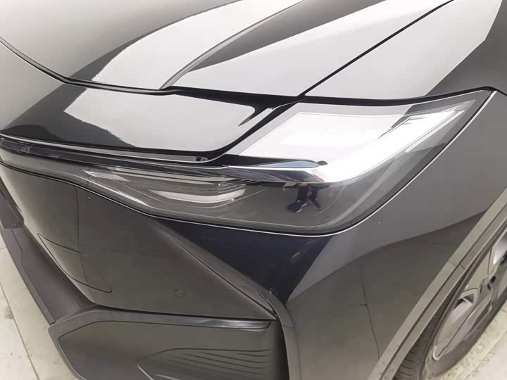 Toyota bZ3, 2024 — фото 7 из 9