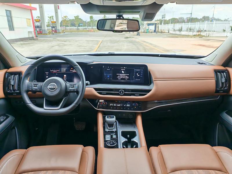 Nissan Pathfinder, 2023 — фото 8 из 12